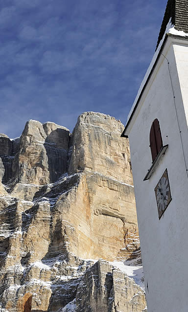 Heilig Kreuz Alta Badia im Winter